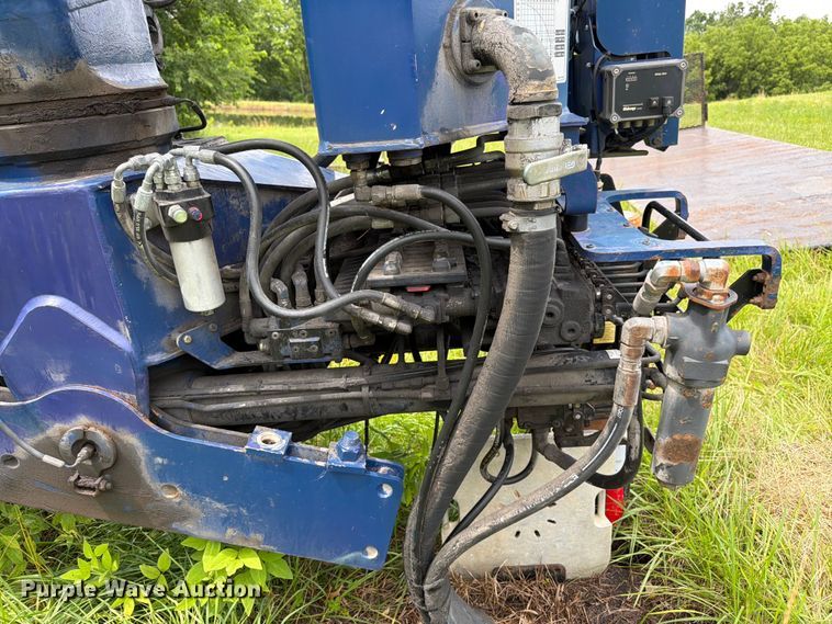 image for item FK3085 2007 Hiab 255K truck mounted crane