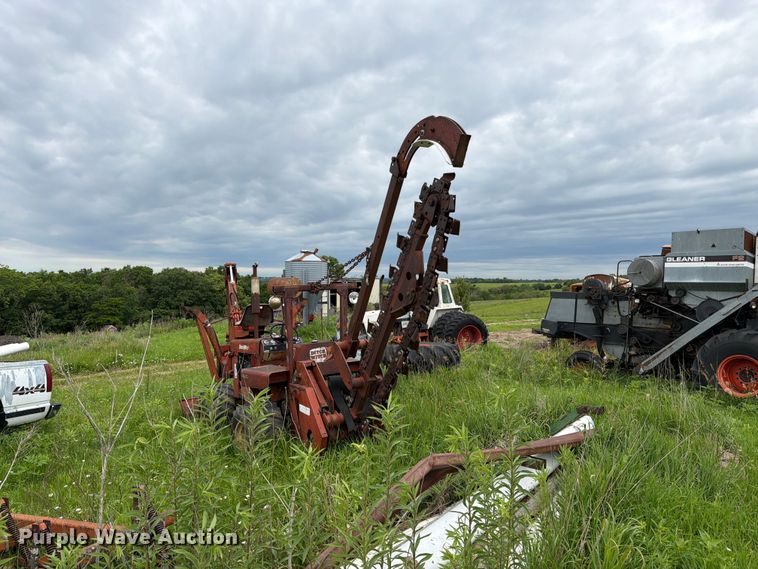 image for item FK3095 1979 Ditch Witch R40 trencher