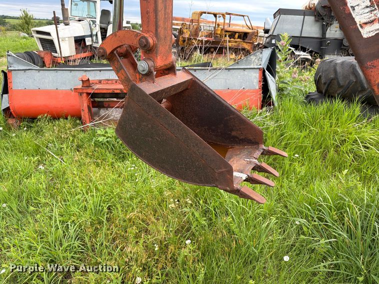 image for item FK3095 1979 Ditch Witch R40 trencher
