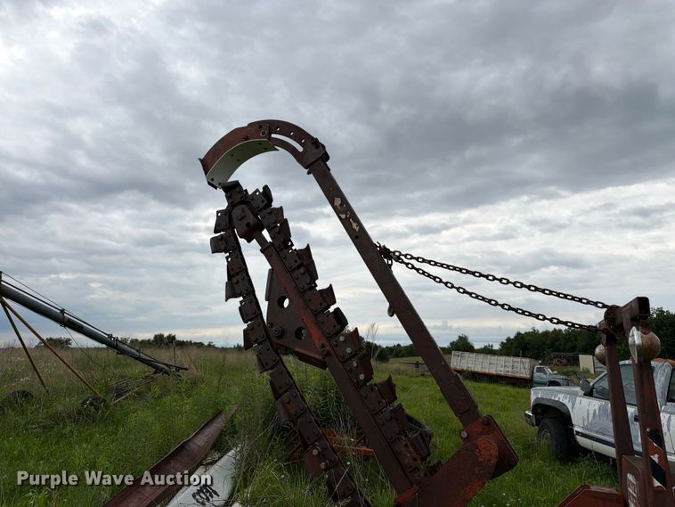 image for item FK3095 1979 Ditch Witch R40 trencher