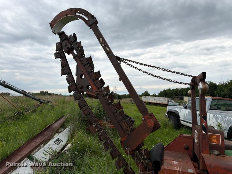 image for item FK3095 1979 Ditch Witch R40 trencher