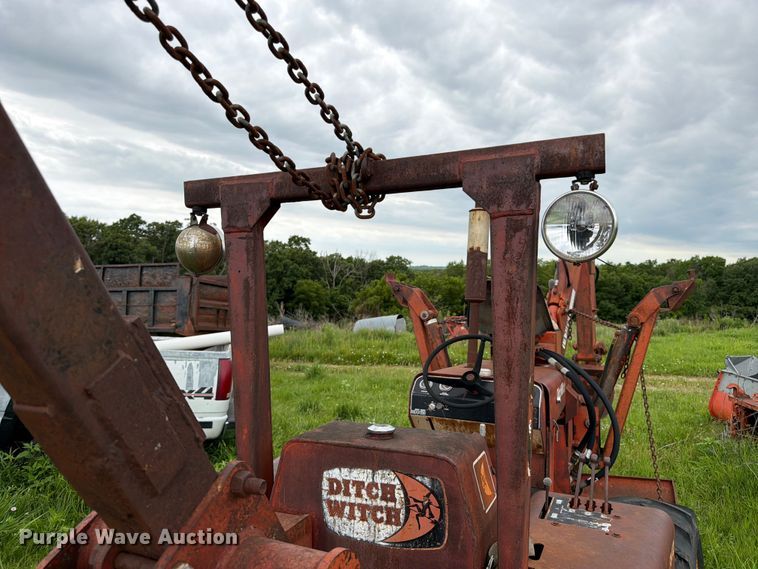 image for item FK3095 1979 Ditch Witch R40 trencher