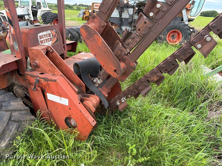 image for item FK3095 1979 Ditch Witch R40 trencher