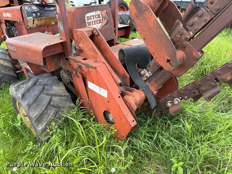 image for item FK3095 1979 Ditch Witch R40 trencher
