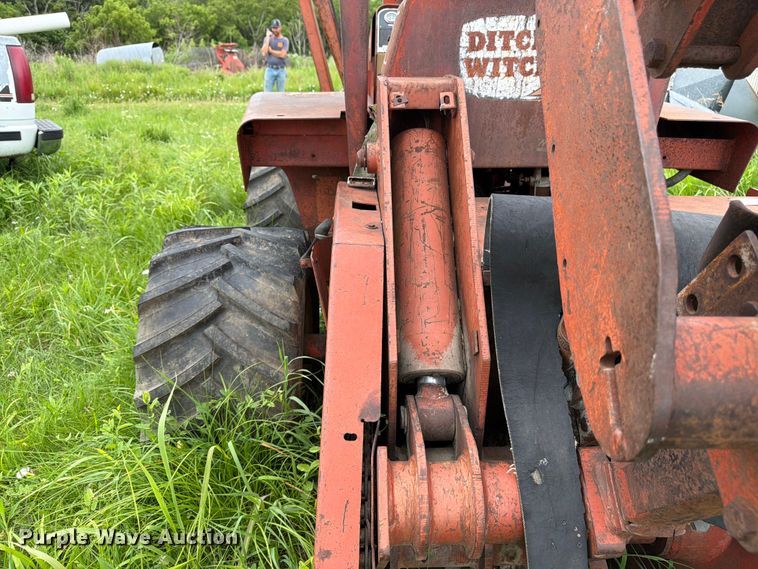 image for item FK3095 1979 Ditch Witch R40 trencher