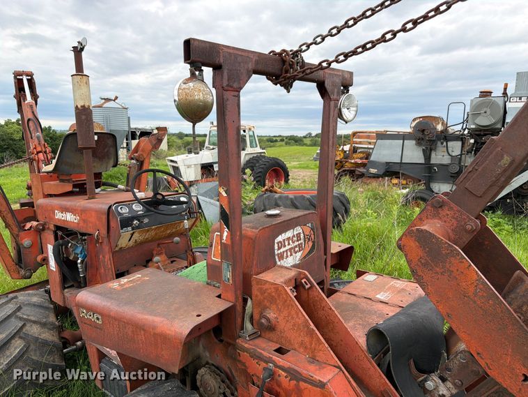 image for item FK3095 1979 Ditch Witch R40 trencher