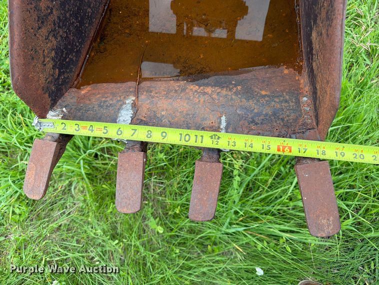 image for item FK3095 1979 Ditch Witch R40 trencher