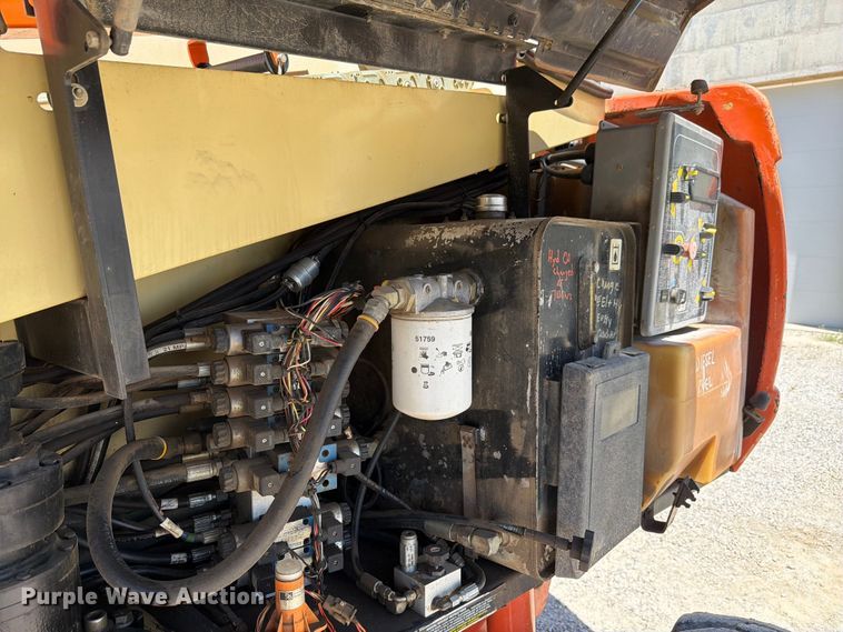image for item FK4034 1998 JLG 600S boom lift