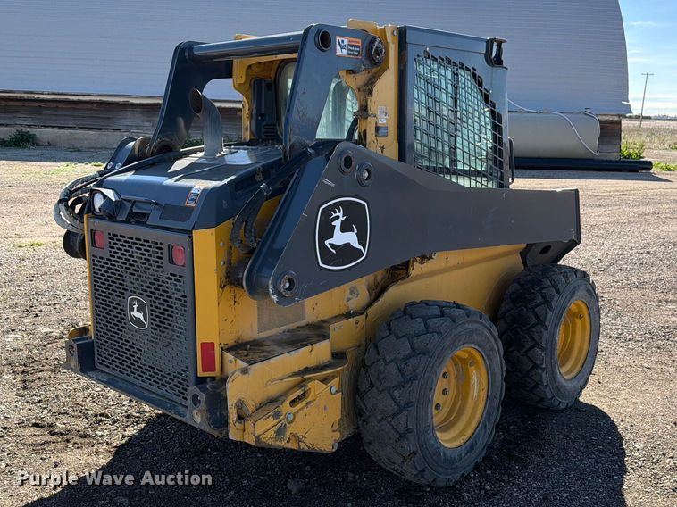 image for item FM7529 2021 John Deere 324G skid steer loader