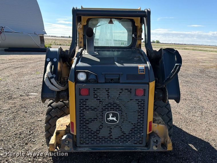 image for item FM7529 2021 John Deere 324G skid steer loader