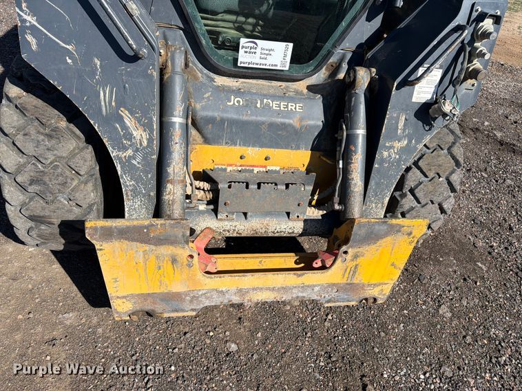 image for item FM7529 2021 John Deere 324G skid steer loader