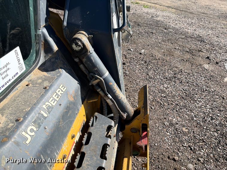 image for item FM7529 2021 John Deere 324G skid steer loader