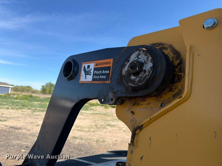 image for item FM7529 2021 John Deere 324G skid steer loader