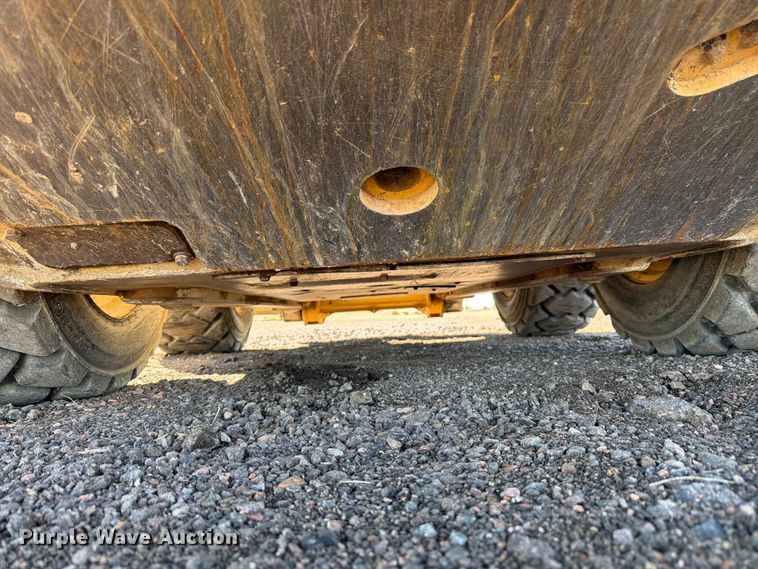 image for item FM7529 2021 John Deere 324G skid steer loader
