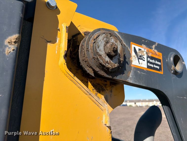 image for item FM7529 2021 John Deere 324G skid steer loader