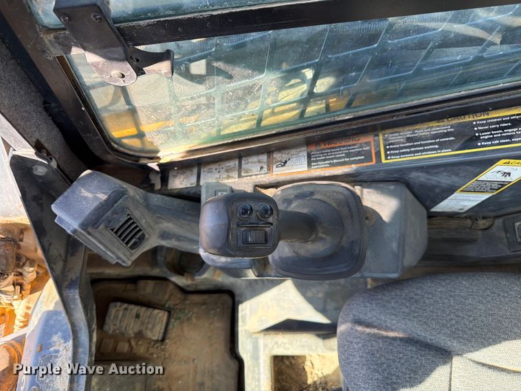 image for item FM7529 2021 John Deere 324G skid steer loader