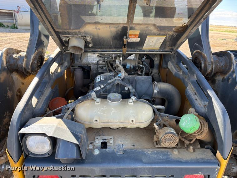 image for item FM7529 2021 John Deere 324G skid steer loader