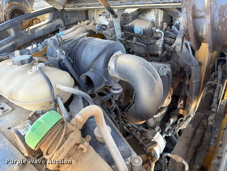 image for item FM7529 2021 John Deere 324G skid steer loader