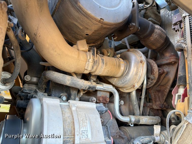 image for item FM7529 2021 John Deere 324G skid steer loader