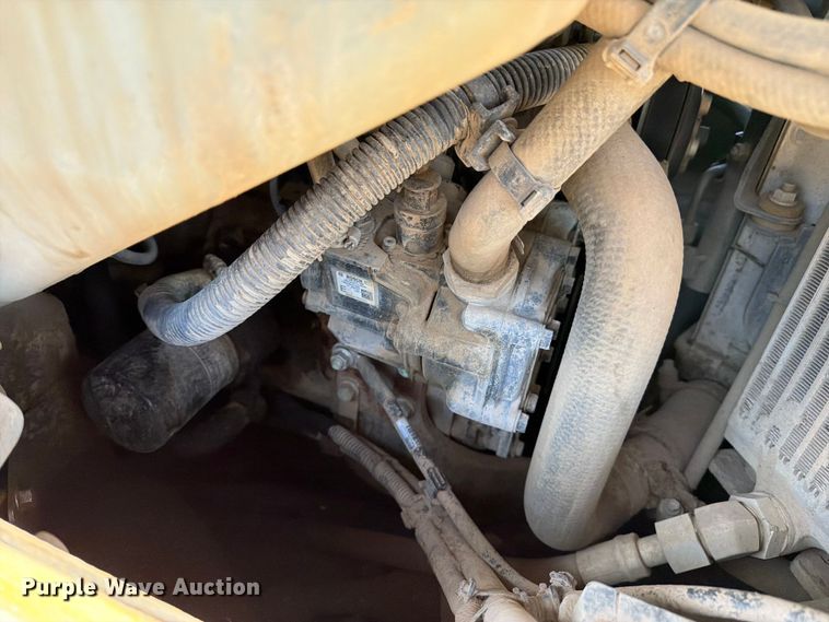 image for item FM7529 2021 John Deere 324G skid steer loader