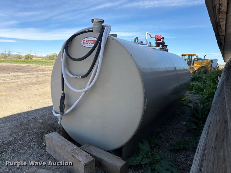 image for item FM7530 Eaton fuel tank