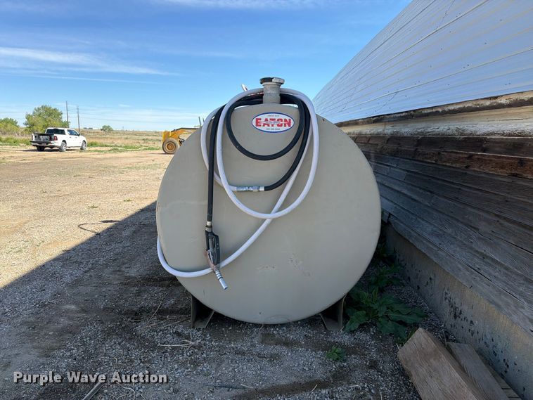 image for item FM7530 Eaton fuel tank