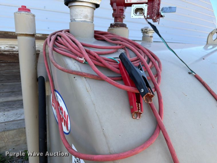 image for item FM7530 Eaton fuel tank