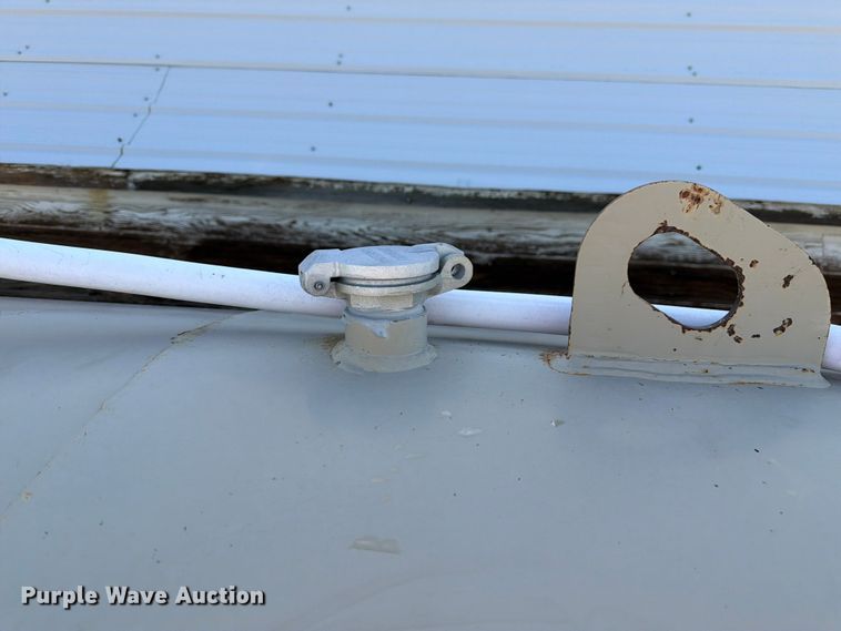 image for item FM7530 Eaton fuel tank