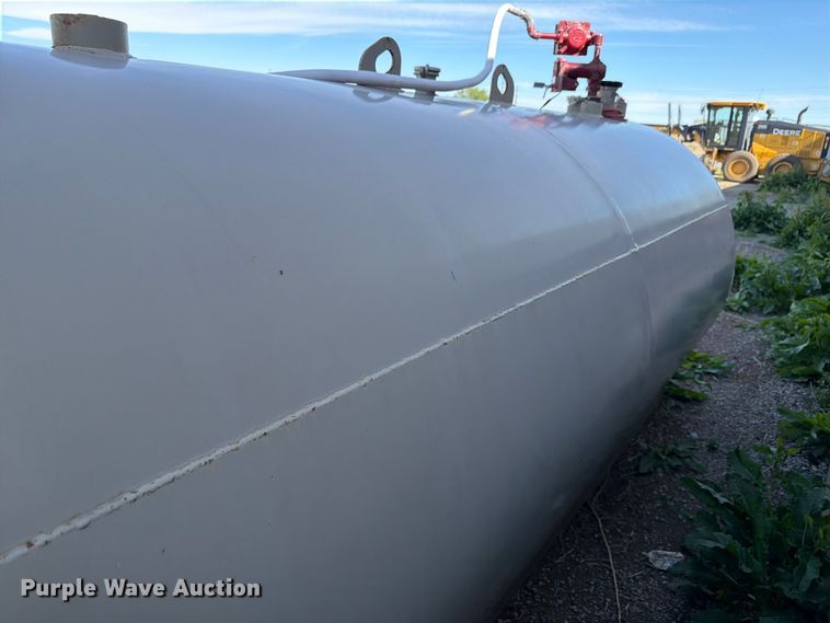 image for item FM7530 Eaton fuel tank