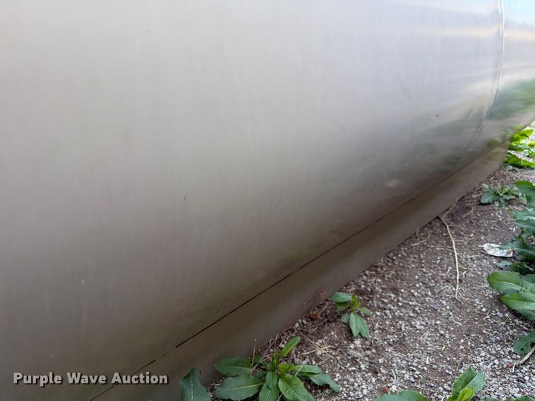 image for item FM7530 Eaton fuel tank