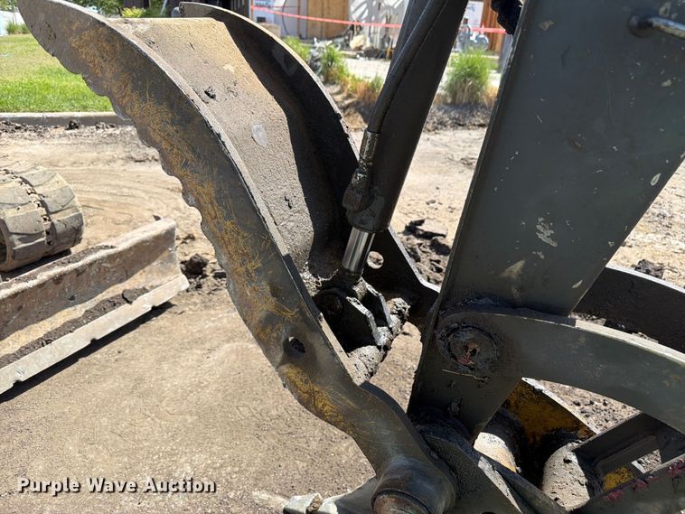 image for item FM7531 2020 John Deere 50G mini excavator