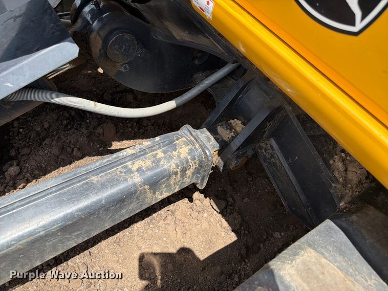 image for item FM7540 2021 John Deere 60G mini excavator