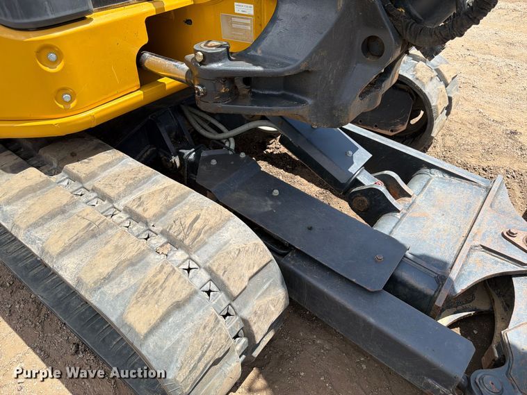 image for item FM7540 2021 John Deere 60G mini excavator