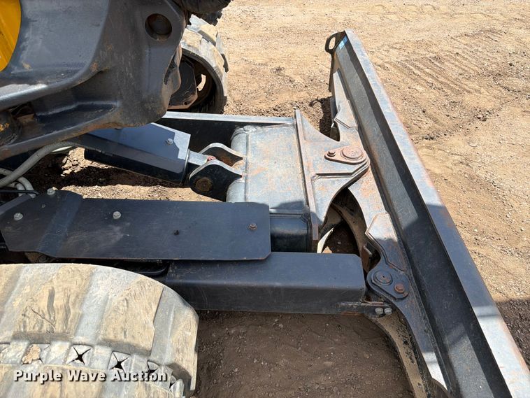 image for item FM7540 2021 John Deere 60G mini excavator
