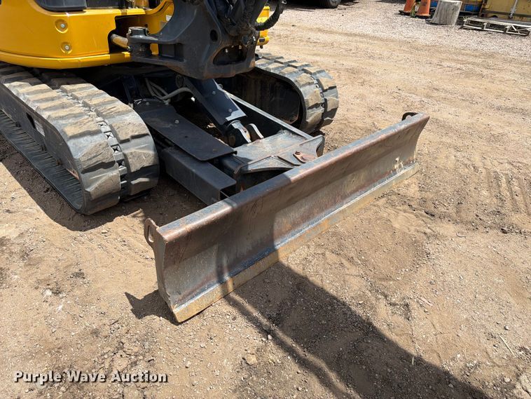 image for item FM7540 2021 John Deere 60G mini excavator