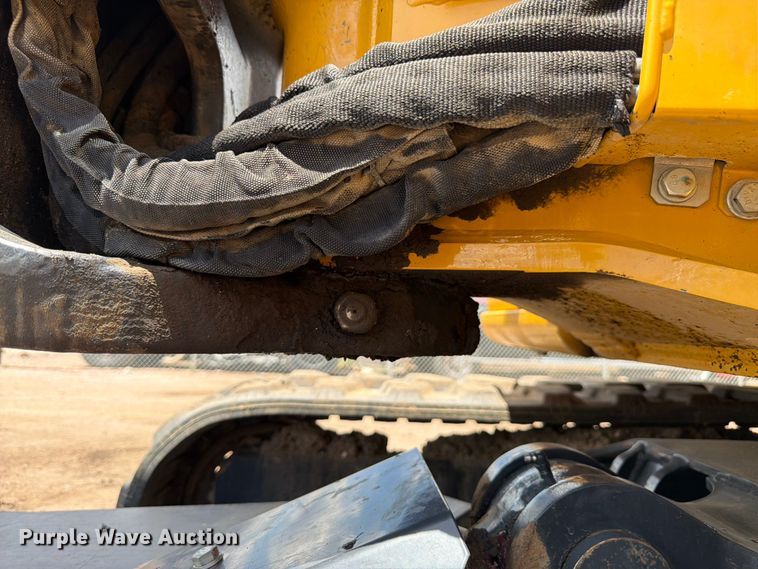 image for item FM7540 2021 John Deere 60G mini excavator