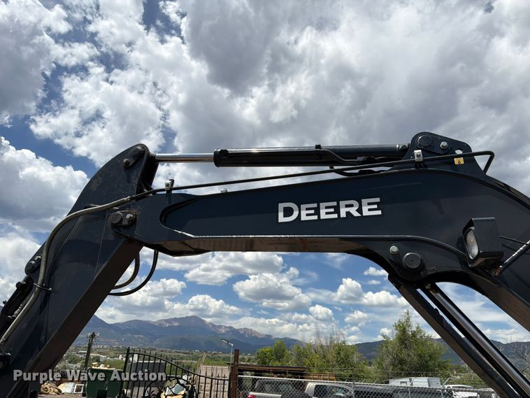 image for item FM7540 2021 John Deere 60G mini excavator