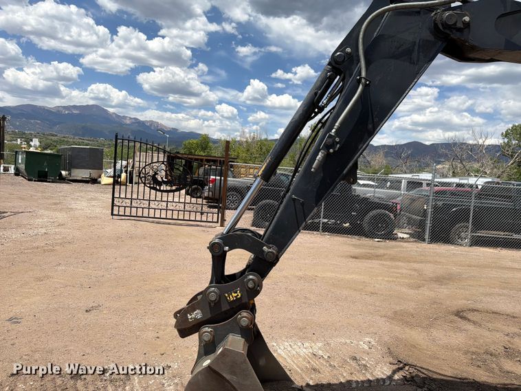 image for item FM7540 2021 John Deere 60G mini excavator