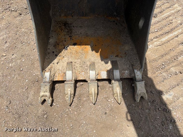 image for item FM7540 2021 John Deere 60G mini excavator