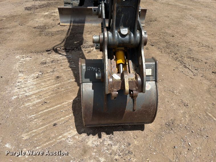 image for item FM7540 2021 John Deere 60G mini excavator