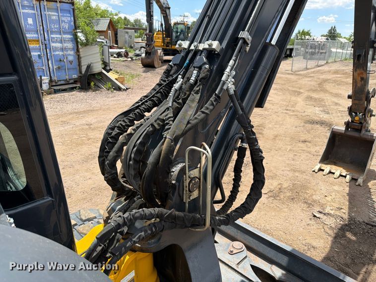 image for item FM7540 2021 John Deere 60G mini excavator