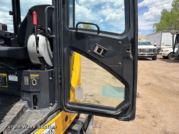 image for item FM7540 2021 John Deere 60G mini excavator