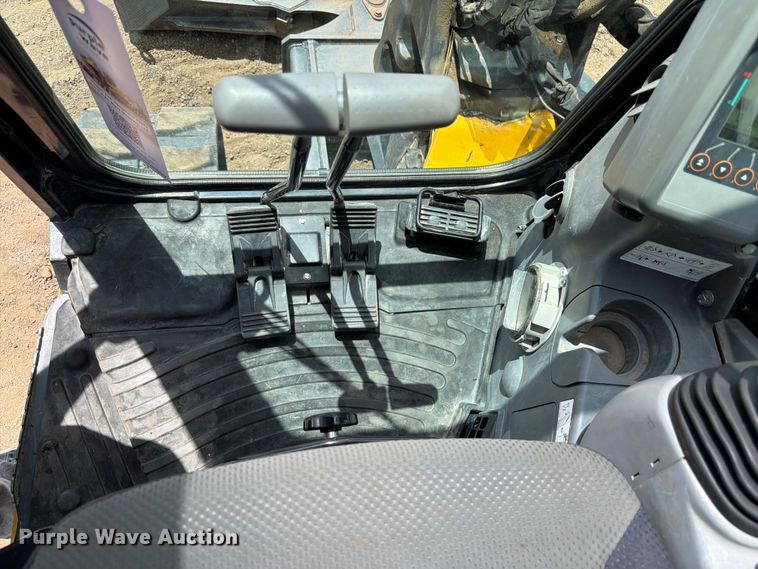 image for item FM7540 2021 John Deere 60G mini excavator