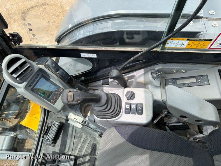 image for item FM7540 2021 John Deere 60G mini excavator