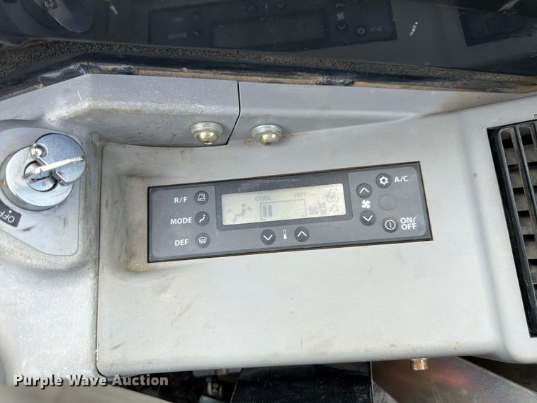 image for item FM7540 2021 John Deere 60G mini excavator