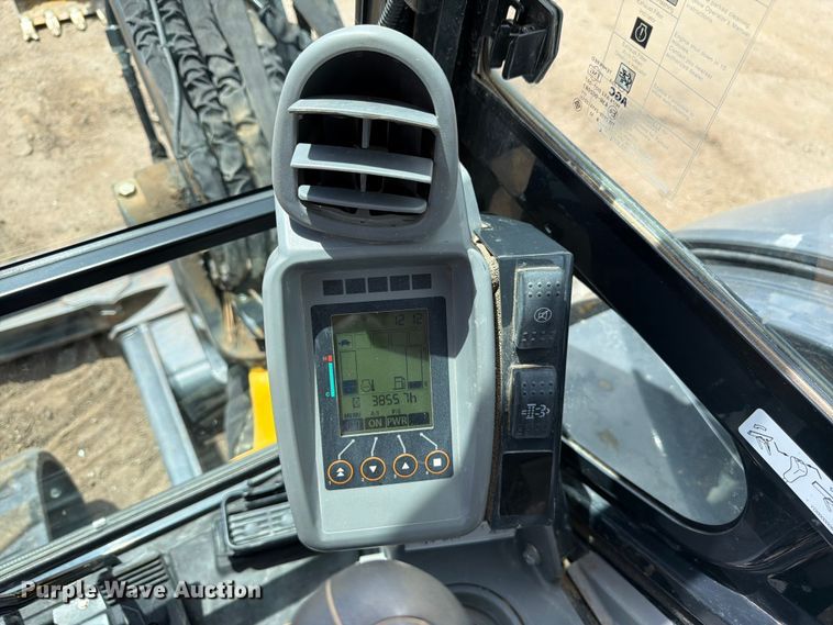 image for item FM7540 2021 John Deere 60G mini excavator