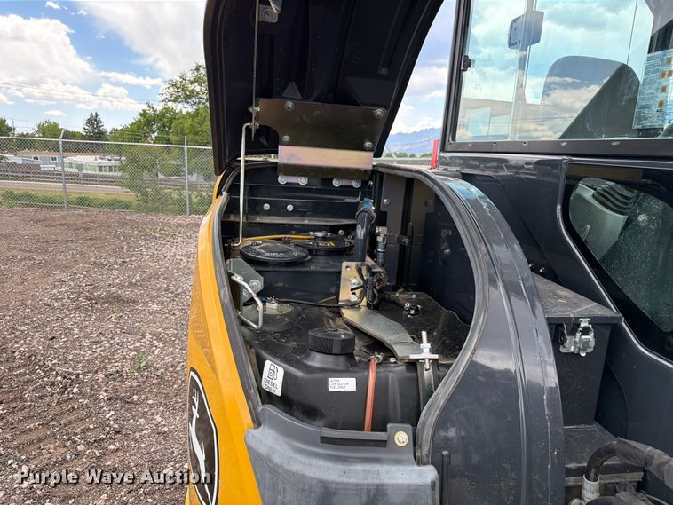 image for item FM7540 2021 John Deere 60G mini excavator