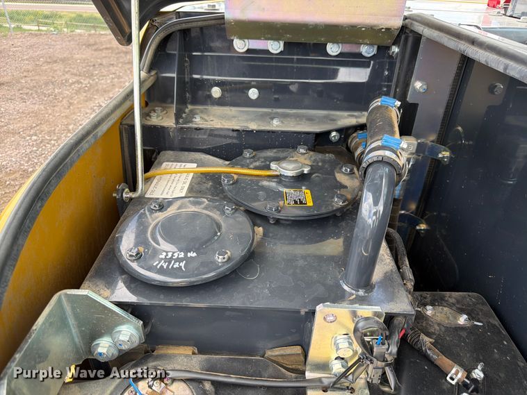 image for item FM7540 2021 John Deere 60G mini excavator