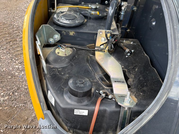 image for item FM7540 2021 John Deere 60G mini excavator