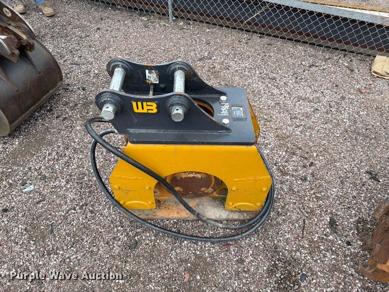 image for item FM7540 2021 John Deere 60G mini excavator